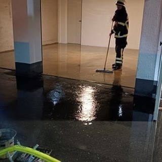 Die Feuerwehr der Verbandsgemeinde Oberes Gantal im Einsatz gegen Hochwasser  (Foto: Feuerwehr der VG Oberes Glantal)