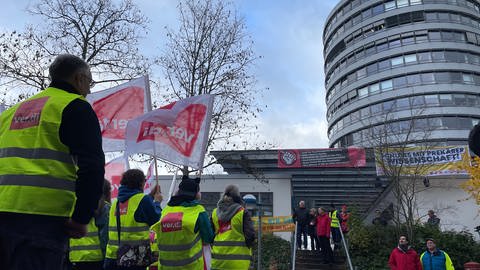 Große Streikaktion mit Demo auf dem Gelände der Uni Kaiserslautern (Foto: SWR)