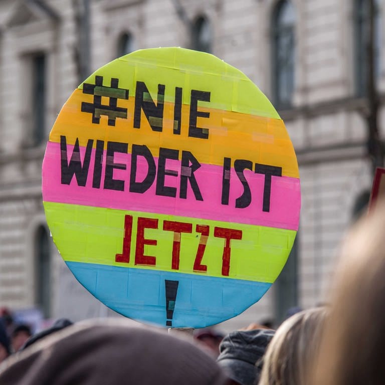 Demos gegen Rechtsextremismus in Kaiserslautern und Zweibrücken am Wochenende angekündigt (Foto: picture-alliance / Reportdienste, picture alliance / ZUMAPRESS.com | Sachelle Babbar)