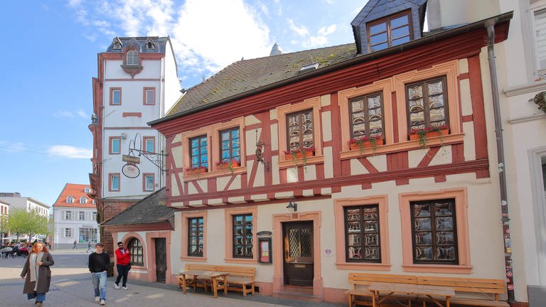 Die Stadt Kaiserslautern will künftig ohne die Pfalz Touristik um Besucherinnen und Besucher werben. 
