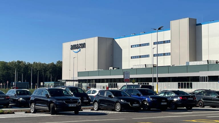 Amazon Logistikzentrum in Kaiserslautern Hier sind 1.200 neue Arbeitsplätze entstanden.