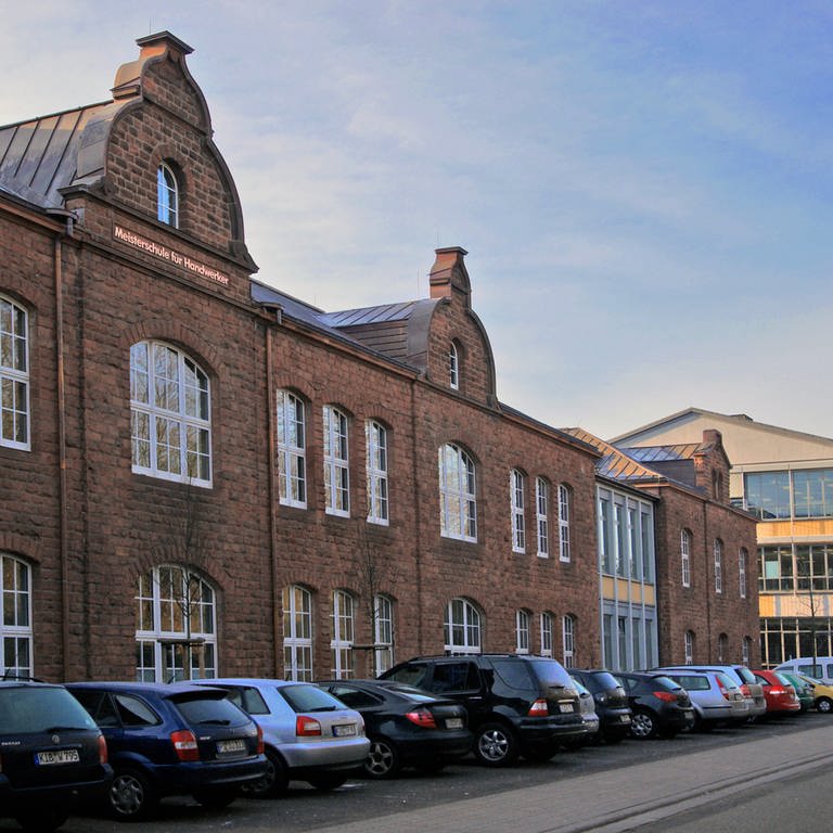 Rund 350 Schülerinnen und Schüler besuchen aktuell die Berufsschule der Meisterschule in Kaiserslautern. Neun Ausbildungsberufe kann man dort lernen. (Foto: SWR)