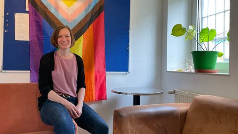 Als sozialpädagogische Mitarbeiterin im Jugendhaus Pirmasens engagiert sich Lisa Biegaj im queeren Treff "buntgemischt".