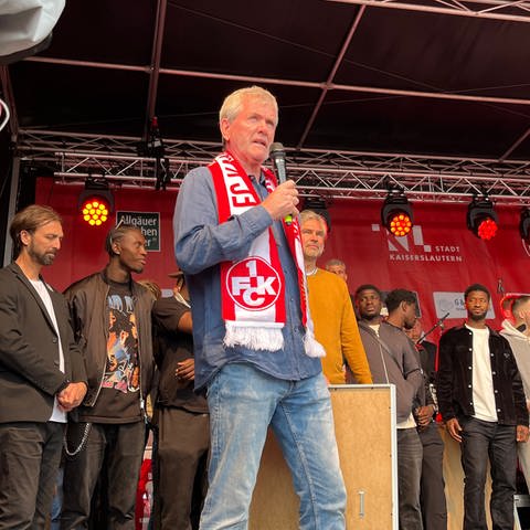 Friedhelm Funkel verabschiedet sich in Kaiserslautern als FCK-Trainer und sagt: Danke.