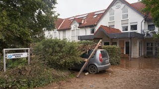 Das Haus der Lebenshilfe in Sinzig am Tag nach der Katastrophe (Foto: picture-alliance / Reportdienste, Picture Alliance)