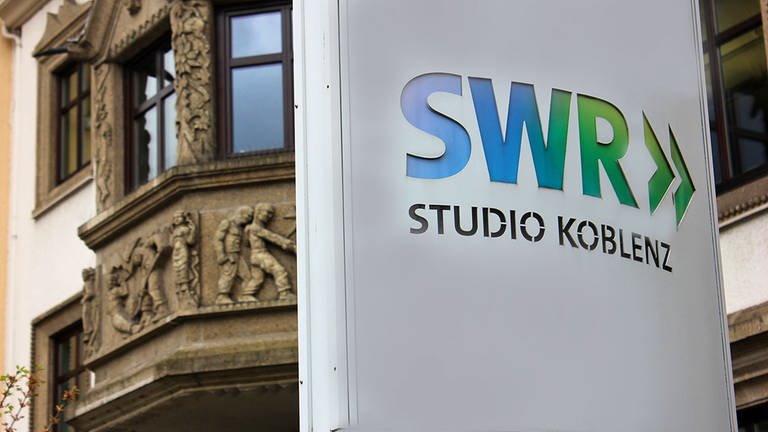 SWR Schild vor dem SWR Studio Koblenz (Foto: SWR)