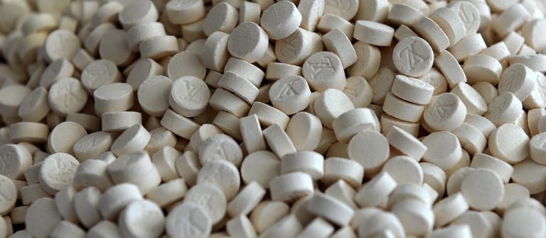 Amphetamin-Tabletten aus einer Drogen-Razzia (Foto: picture-alliance / Reportdienste, Picture Alliance)