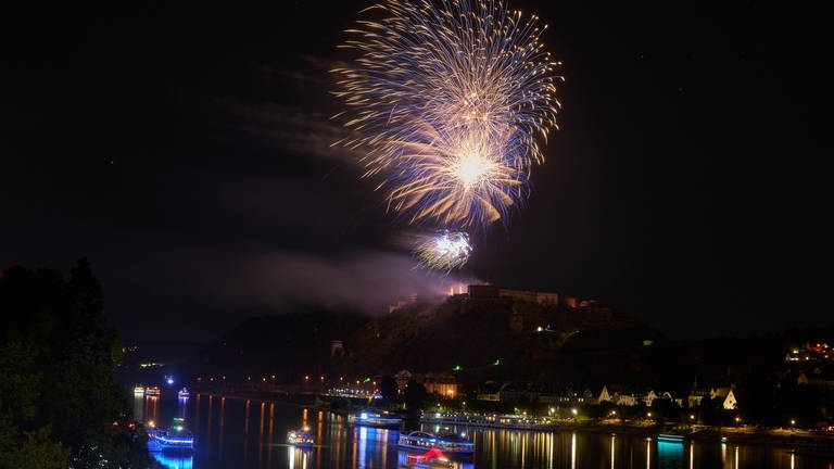 Feuerwerk über dem Rhein (Foto: dpa Bildfunk, picture alliance/dpa | Thomas Frey)