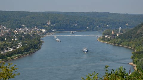 Entwurf einer Rheinbrücke für Fußgänger und Radfahrer an der Stelle der zerstörten, weltberühmten Brücke von Remagen. (Foto: dpa Bildfunk, Picture Alliance)