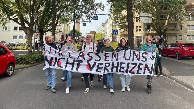 In Koblenz beteiligten sich ebenfalls zahlreiche Menschen am weltweiten "Klimastreik" von Fridays for Future. (Foto: SWR)