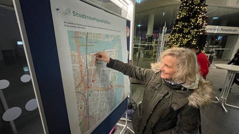 Eine Bürgerin aus Koblenz definiert auf einer Karte mit roten und grünen Punkten, wo sie es in der Stadt attraktiv findet und wo nicht. (Foto: SWR)
