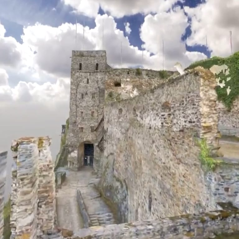 Mit Hilfe des 3D-Modells wird die Burg Rheinfels von der Turmspitze bis in den Keller erlebbar. (Foto: TOPOTWIN)