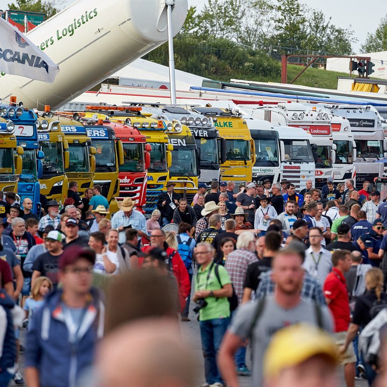 Vom 13. bis 16. Juli gehört der Nürburgring wieder den großen Renntrucks. Laut Veranstalter ist der Truck-Grand-Prix eine der größten PS-Shows der Welt.  (Foto: picture-alliance / Reportdienste, Thomas Frey)