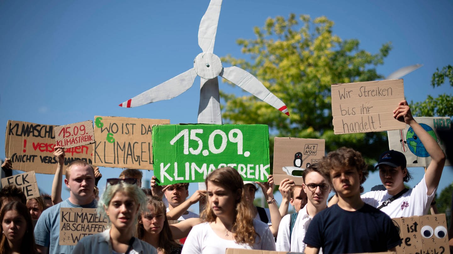 Fridays for Future: Klimastreik am 15. September in Koblenz (Foto: IMAGO, IPON (Symbolfoto))