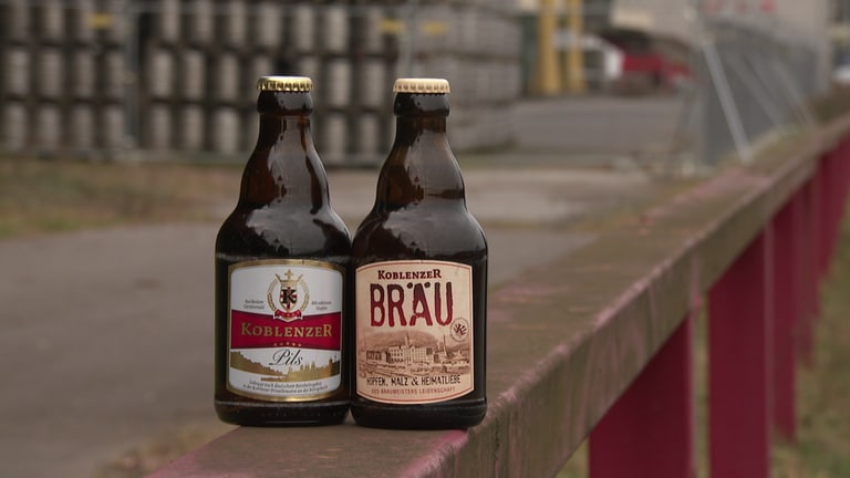 Zwei Bierflaschen der Koblenzer Brauerei (Foto: SWR)