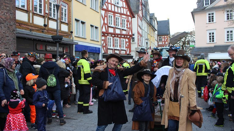 Karnevalsumzug in Montabaur am Veilchendienstag 2024 (Foto: SWR)