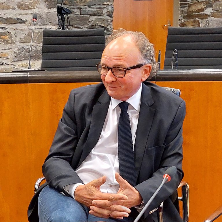 Nach fast 30 Jahren legt der Andernacher Oberbürgermeister Achim Hütten (SPD) 2023 sein Amt vorzeitig nieder. (Foto: Pressestelle, Stadtverwaltung Andernach)