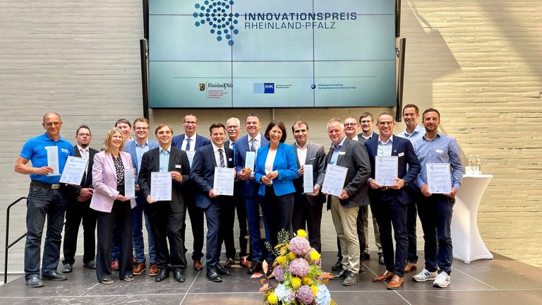Die Preisträger des Innovationspreis Rheinland-Pfalz bei der Verleihung in Koblenz.  (Foto: SWR)