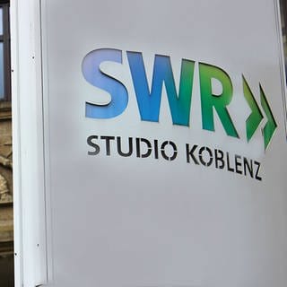SWR Schild vor dem SWR Studio Koblenz