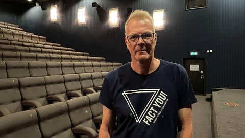 Friedl Kunow ist Theaterleiter im Cinexx-Kino in Hachenburg. (Foto: SWR)