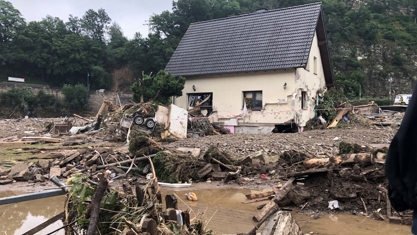 Der Ort Schuld kurz noch der Flutkatastrophe im Ahrtal, alles ist zerstört (Foto: SWR)