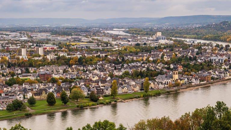Stadt Koblenz von oben - Mieten in Koblenz werden teurer (Foto: dpa Bildfunk, picture alliance / Zoonar | Bernd Brueggemann)