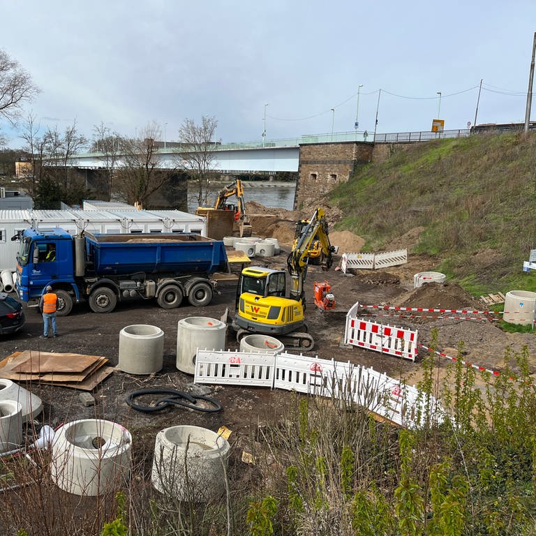 Baustelle für den Neubau der Pfaffendorfer Brücke in Koblenz (Foto: SWR)