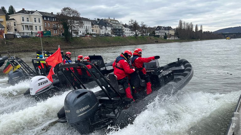 Ein Einsatzboot der Wasserschutzpolizei auf dem Rhein (Foto: SWR)