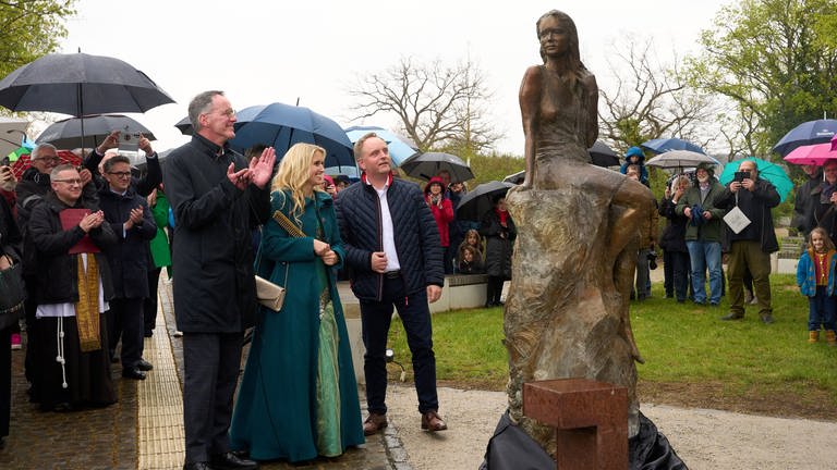 Die neue Bronzestatue der Loreley wurde eingeweiht.  (Foto: picture-alliance / Reportdienste, Thomas Frey)