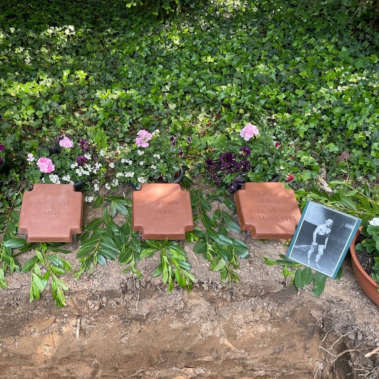 Nach Fund in Neuwied: Vier Soldaten aus dem Zweiten Weltkrieg beigesetzt.