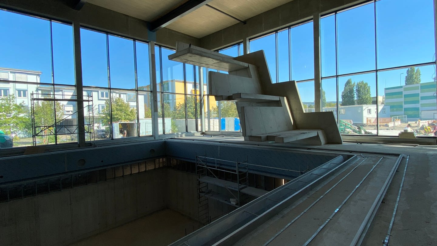 Im neuen Hallenbad von Koblenz wird es ein Extra-Becken mit einem Ein-, Drei- und Fünfmeter-Sprungturm geben. (Foto: SWR)