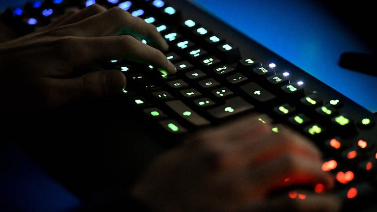 Computertastatur, Themenbild Cyberangriff  (Foto: IMAGO, Funke Foto Services)