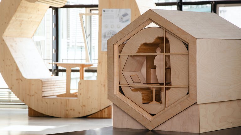 Modell eines "Hive Home" - einem Tiny House in Wabenoptik von der Hochschule Koblenz