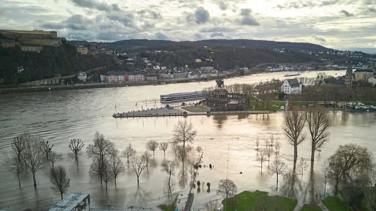 Hochwasser am Deutschen Eck in Koblenz