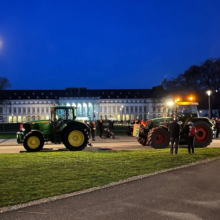 Traktoren vor dem Kurfürstlichen Schloss in Koblenz