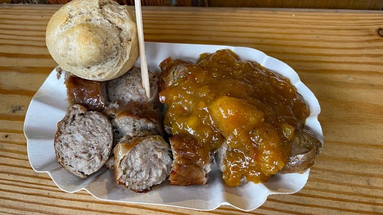 Currywurst mit exotischem Chutney? Auch das ist eine Möglichkeit beim Festival in Neuwied (Foto: SWR)