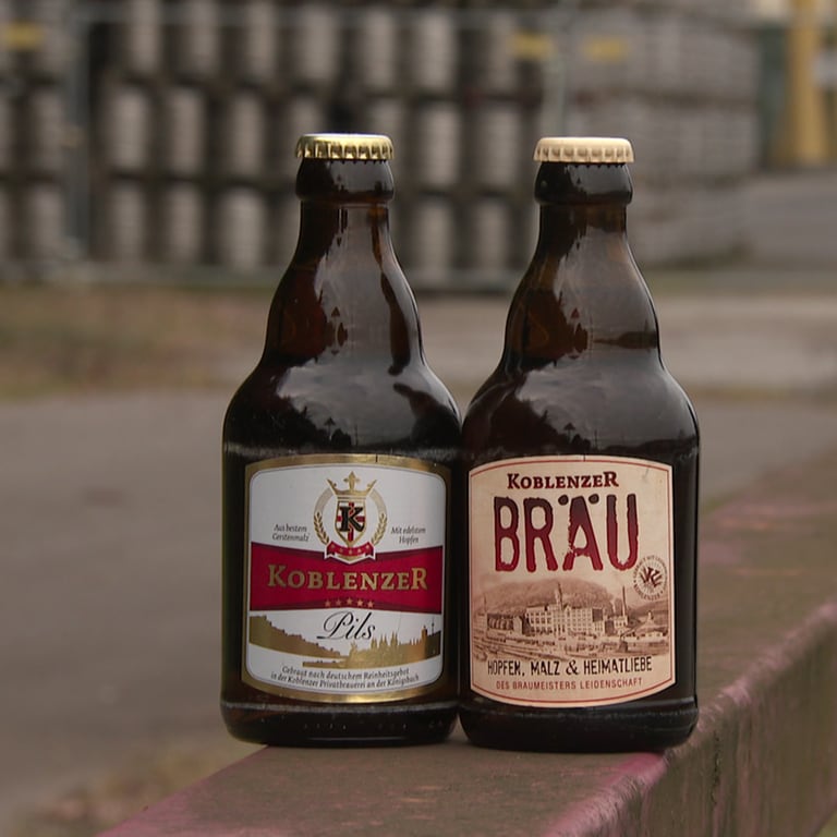 Zwei Bierflaschen der Koblenzer Brauerei (Foto: SWR)