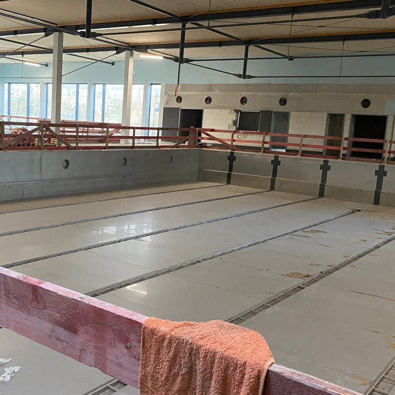 Rundgang durch das neue Hallenbad in Koblenz - so sieht das Schwimmerbecken aus.