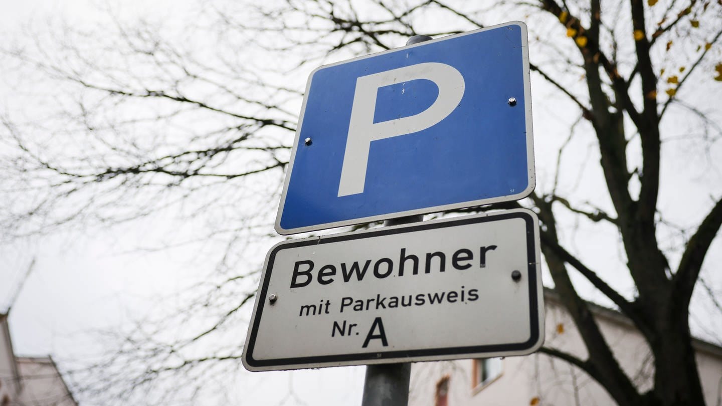 Der Deutsche Familienverband kritisiert die neue Gebührenordnung für Anwohnerparken in Koblenz. (Foto: dpa Bildfunk, picture alliance/dpa | Christian Charisius)