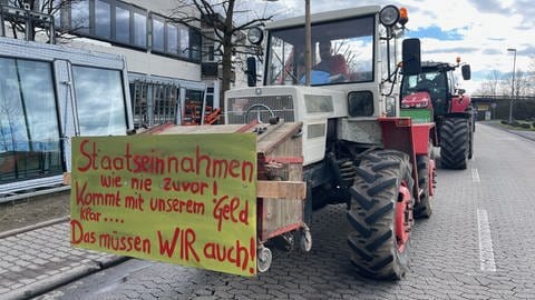 Bild zeigt Traktoren einer Demonstration gegen die Agrarpolitik
