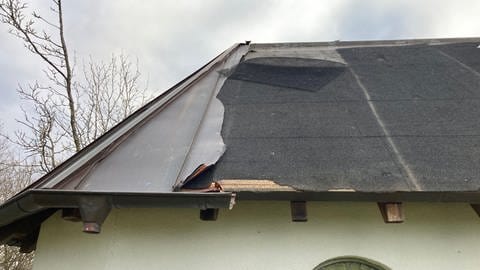Bei der Kottenborner Kapelle in Wershofen im Kreis Ahrweiler wurde das Dach aus Kupfer gestohlen. (Foto: Siegfried Schmitz Wershofen)