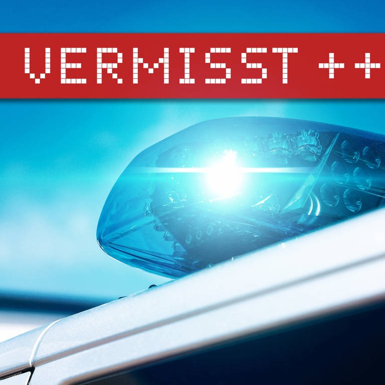 Ein Polizeiwagen und der rote Schriftzug "Vermisst": Die Polizei in Neuwied bittet um Hinweise auf zwei vermisste Jugendliche (Foto: IMAGO, IMAGO / Bihlmayerfotografie)