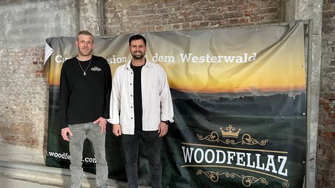 Nikolai Aller und Agron Dervishaj vom Cannabisclub "Woodfellaz".