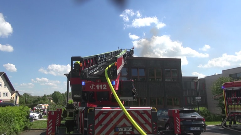In einer Förderschule in Westerburg hat es am Dienstag gebrannt. Die Feuerwehr war stundenlang im Einsatz.