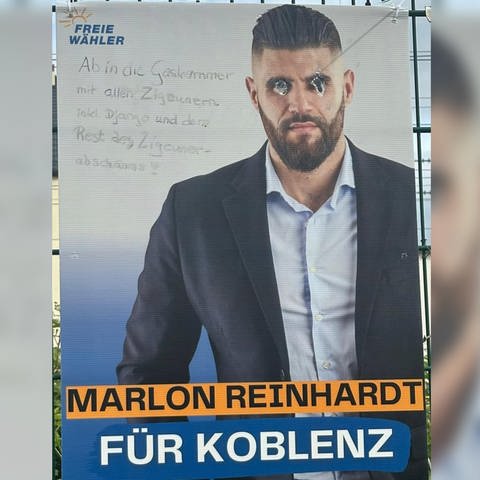 Antiziganistisch beschmiertes Wahlplakat von Marlon Reinhardt (Freie Wähler).