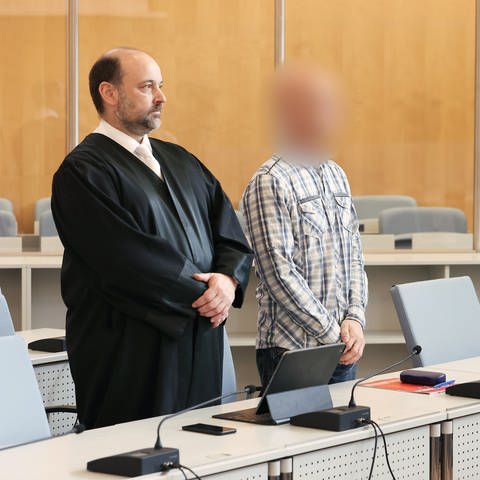 Ein ehemaliger Bundeswehroffizier erwartet sein Urteil vor dem Oberlandesgericht in Düsseldorf
