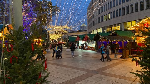 Impressionen vom Weihnachtsmarkt in Ludwigshafen (Foto: SWR)