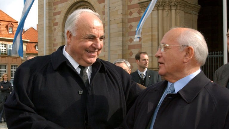 Kohl und Gorbatschow am Speyerer Dom (Foto: dpa Bildfunk, Mathias Ernert)