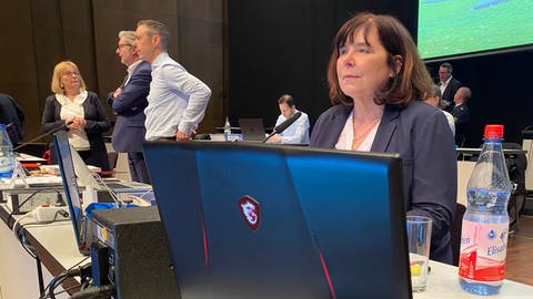 OB Jutta Steinruck bei der Sitzung des Hauptausschusses  der Stadt Ludwigshafen (Foto: SWR)