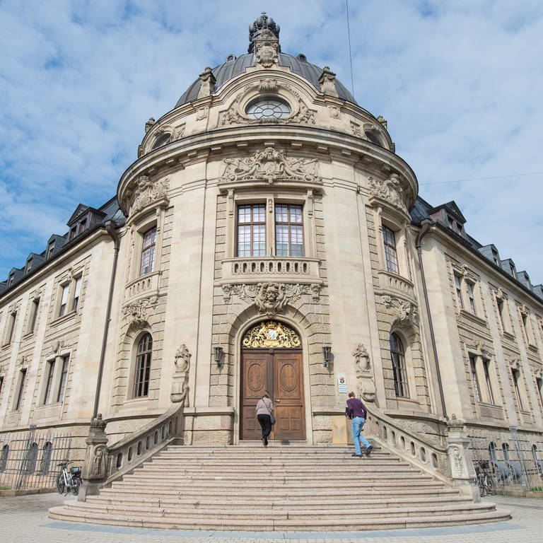 Das Gebäude des Land- und Amtsgerichts in Landau (Foto: dpa Bildfunk, picture alliance /Uwe Anspach/dpa)